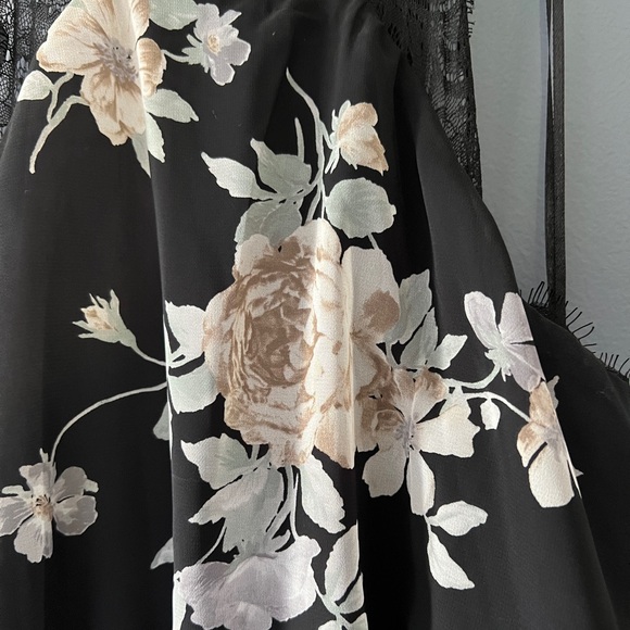 Sienna Sky maxi dress - Picture 2 of 7